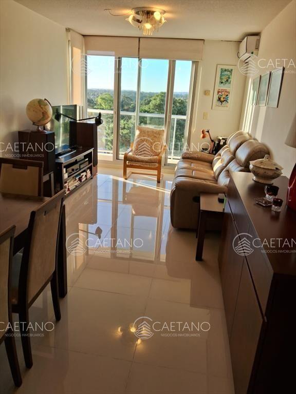 Apartamento de 2 dormitorios en Av. Roosevelt, ,