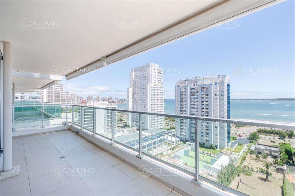 Excelente Apartamento de 3 Dormitorios con Vista al Mar - V