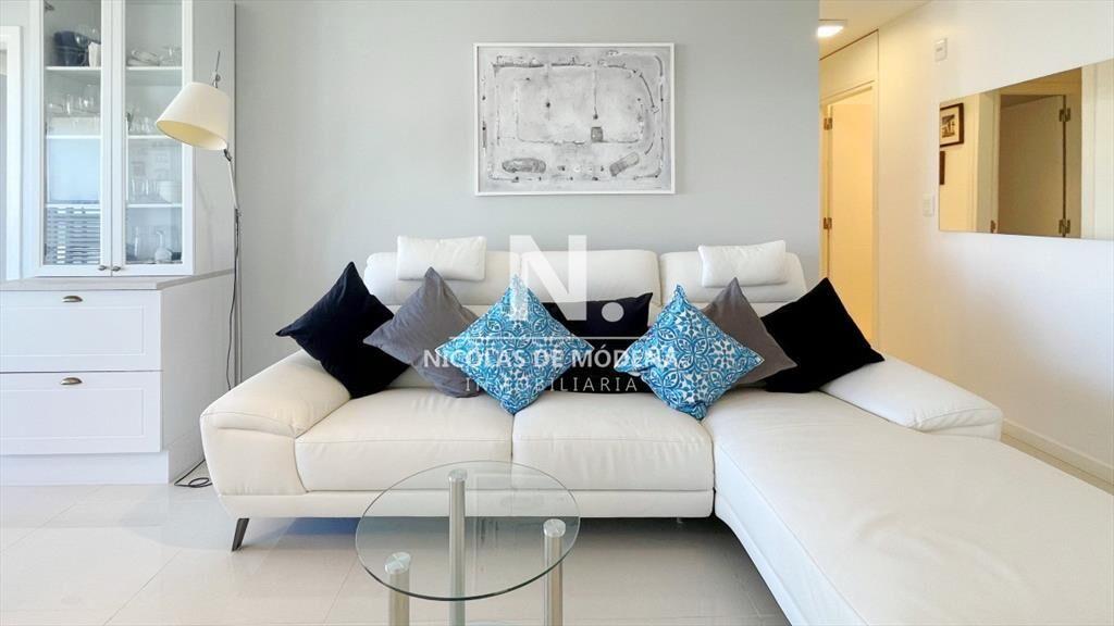 Vende apartamento de 2 dormitorios en Playa Punta