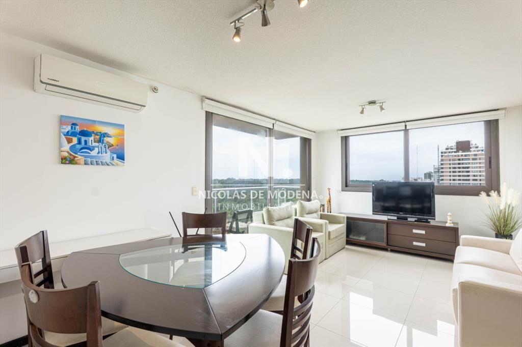 Apartamento en Venta, 2 Dormitorios - Punta del