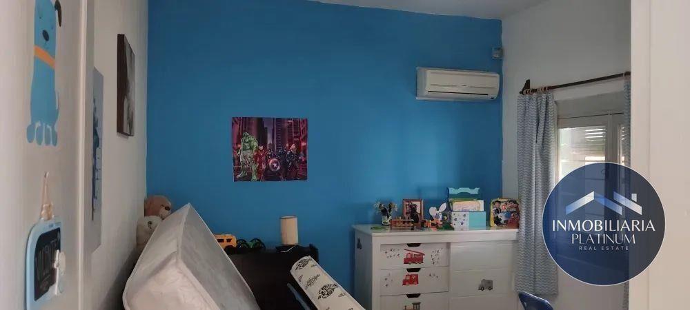 Casa en venta c/ cochera en Las Acacias