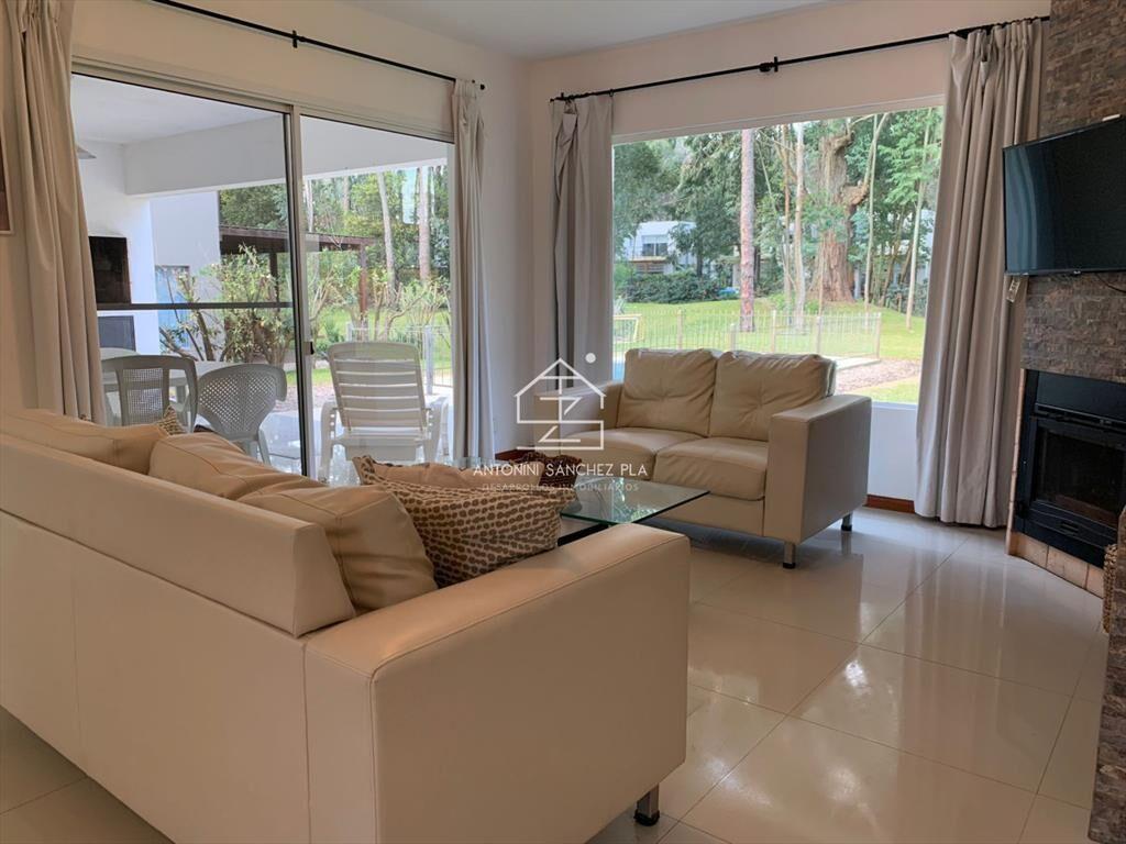 Casa en venta de 4 dormitorios en Solanas