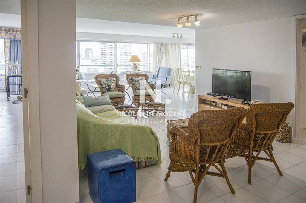Departamento con agradable vista en edificio