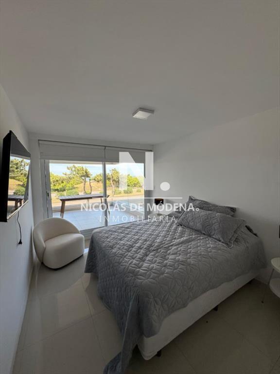 Hermoso apartamento de 3 dormitorios ubicado en primera lin