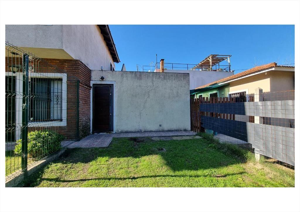 Venta Casa de altos 2 Dormitorios con Parrillero en Atlánti