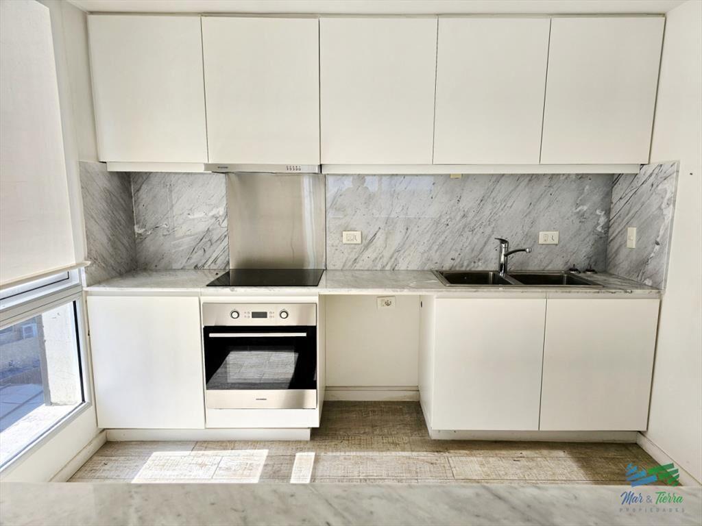 Alquiler anual apartamento penthouse frente al mar 3 dormit