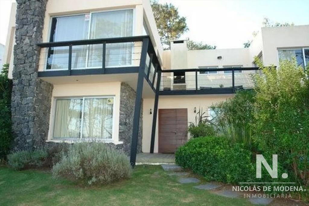Venta casa 5 dormitorios Montoya La Barra