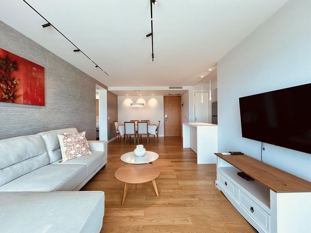 Venta apartamento 2 dormitorios y garage en forum con rent