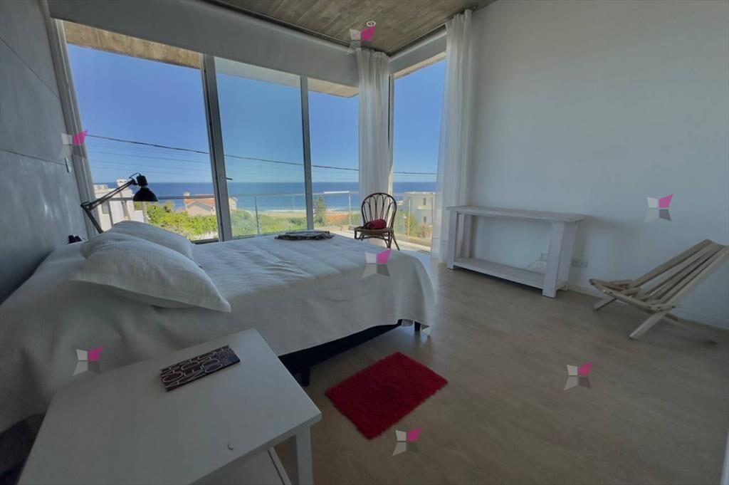 Casa en alquiler a metros del mar con excelente vista