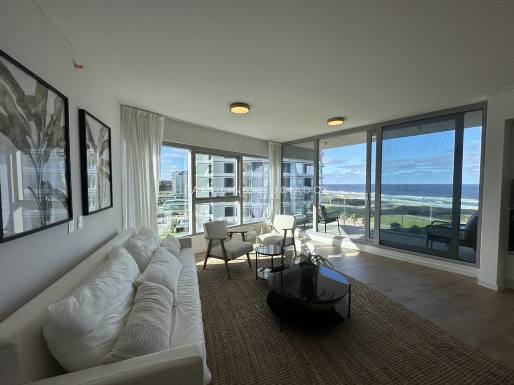 Excelente apartamento en venta en Punta del Este.