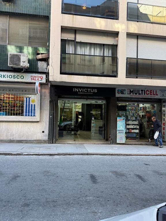 venta local con renta Ituzaingó y Sarandí