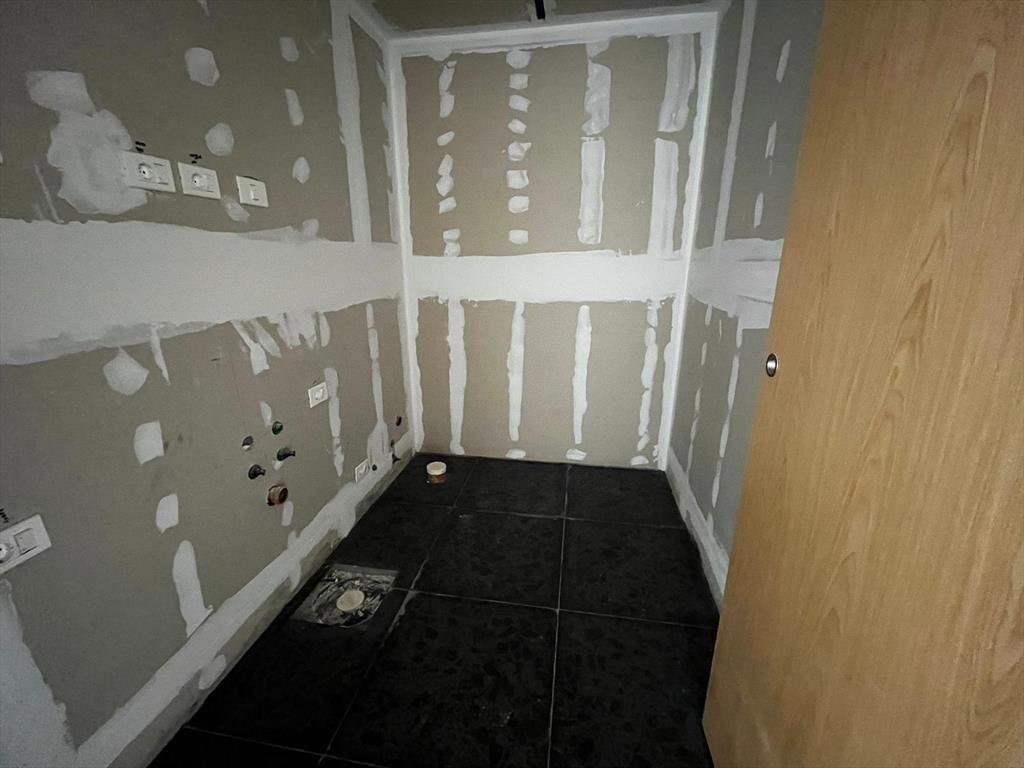 Ciudadela esq Soriano, 135 m2, gge x2, vista al mar!!