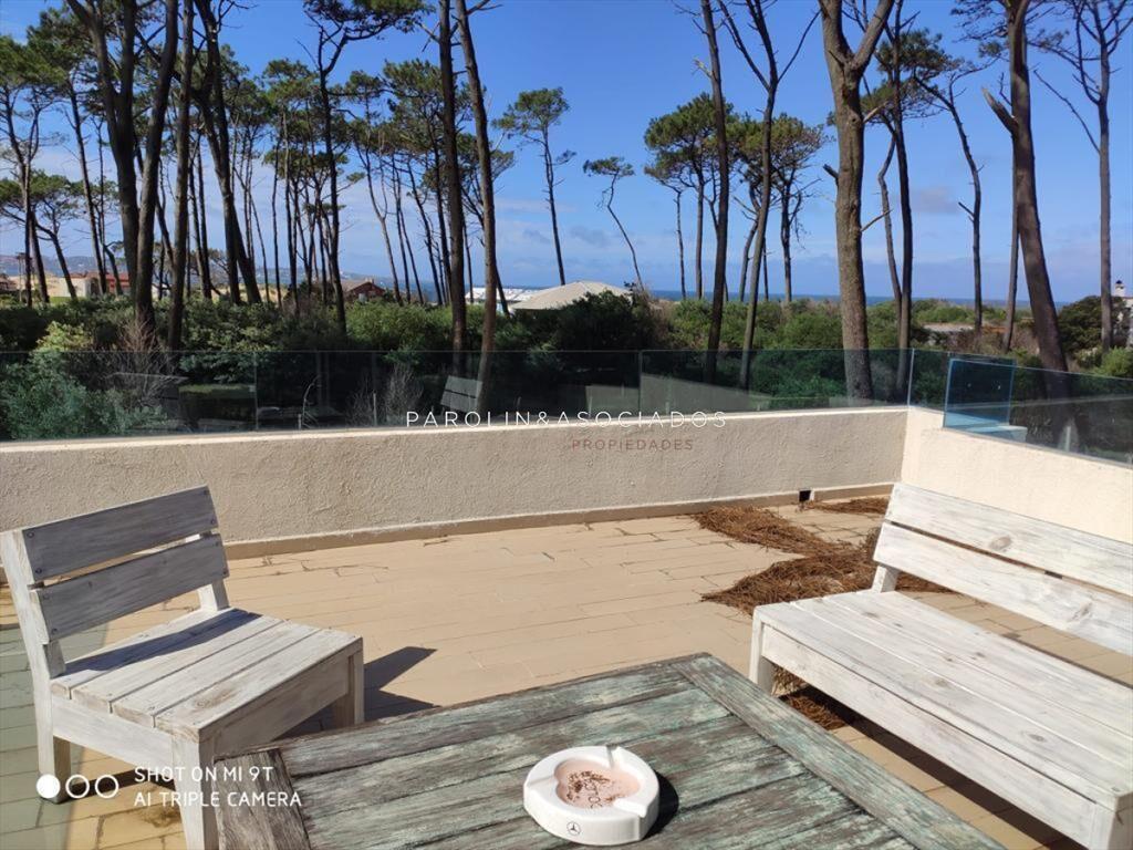 Casa de 3 dormitorios en venta con piscina y vista al mar,