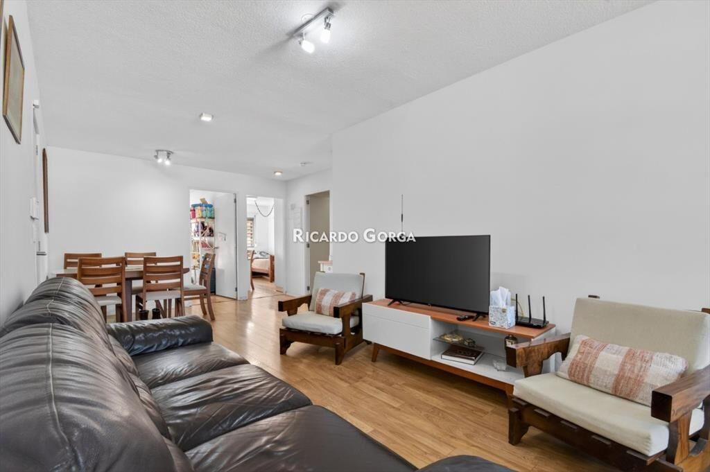 Hermoso Apartamento de 3 dormitorios, 2 baños y 2 cocher...