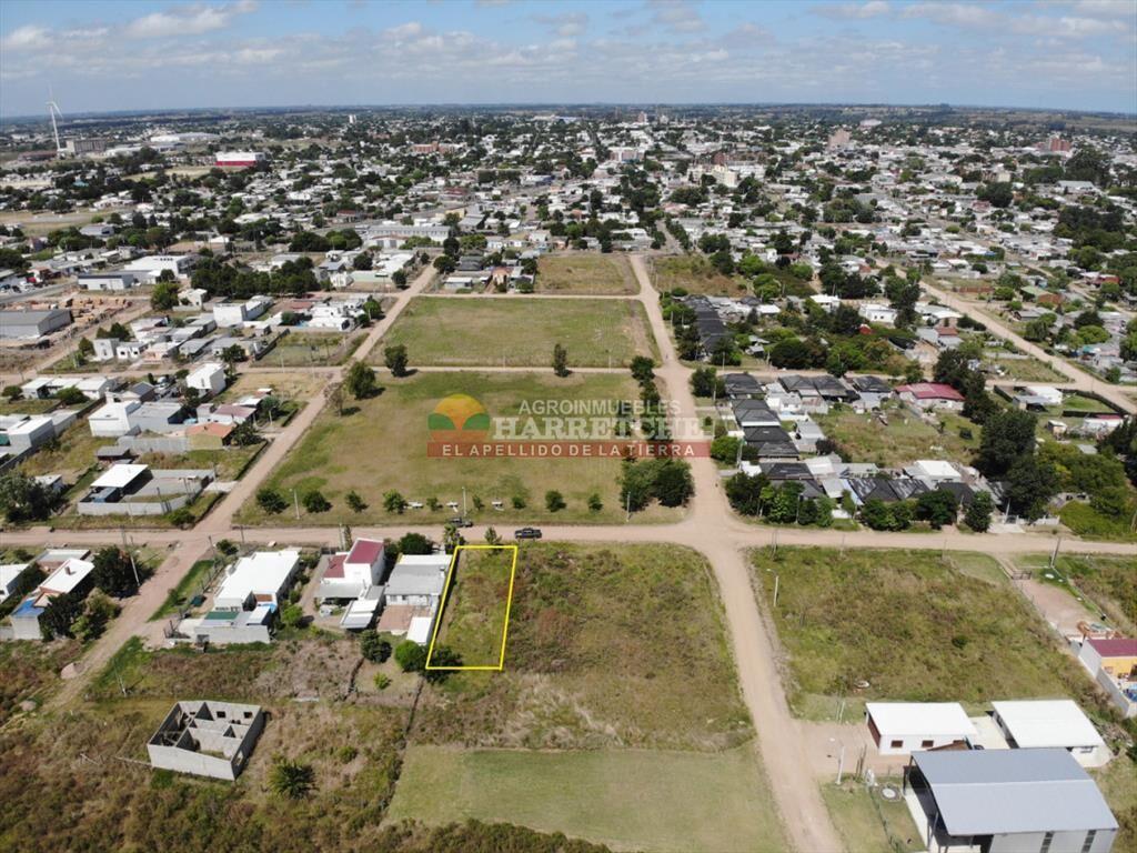 Terreno en Las Piedras, 380 m2, nivelado, a 2 de