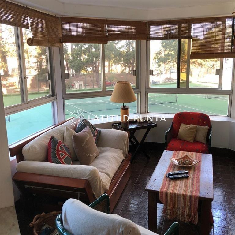 Apartamento en Roosevelt, 3 dormitorios más