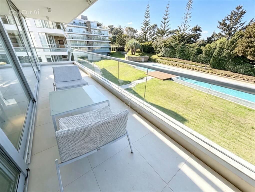 espectacular apartamento de 2 suitesaa, en playa brava