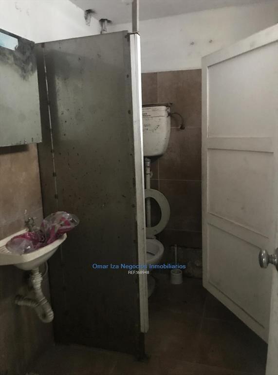 Venta local industrial malvin norte sobre Gallinal galpon
