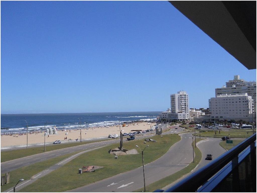 VENTA APARTAMENTO 3 DORMITORIOS EDIFICIO PUNTA