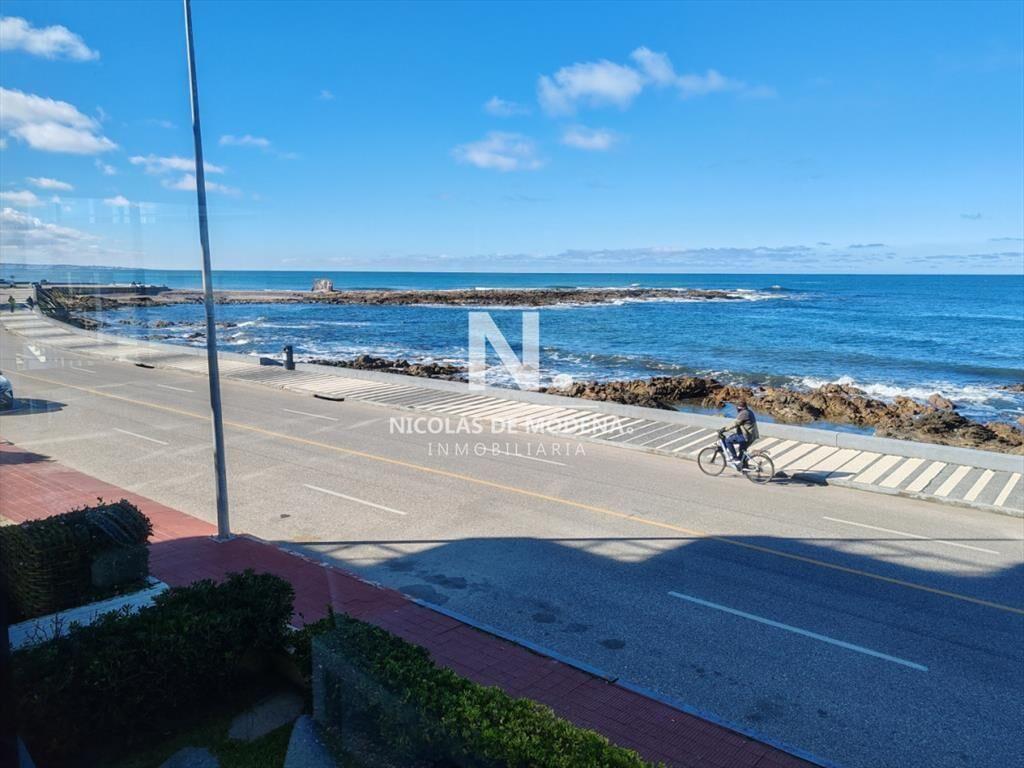 Vende departamento de 4 dormitorios
