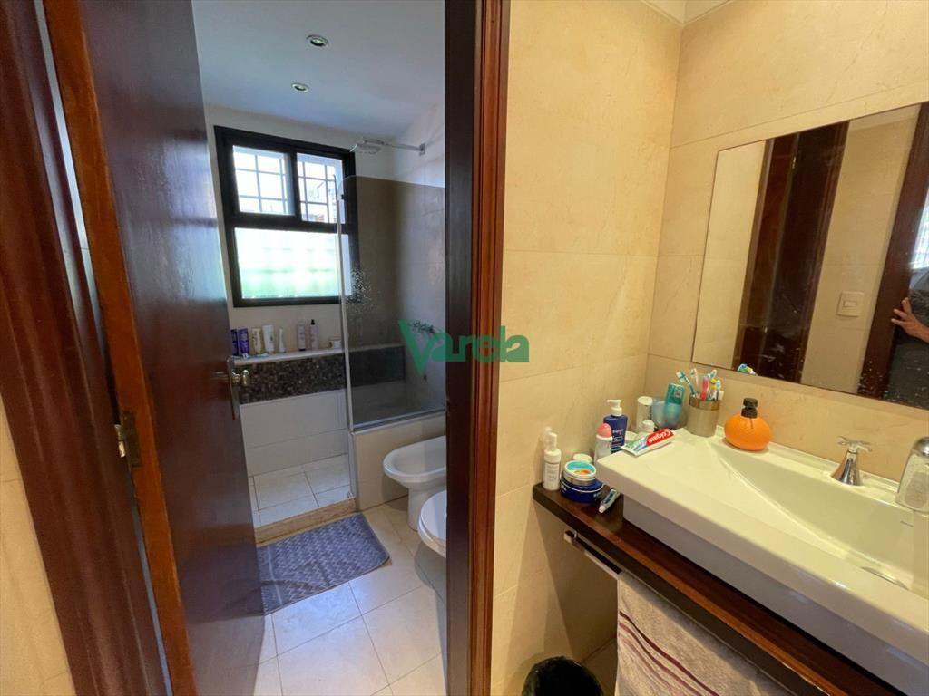 Venta casa en Atlantida, 4 dorm, 3 baños, estufa