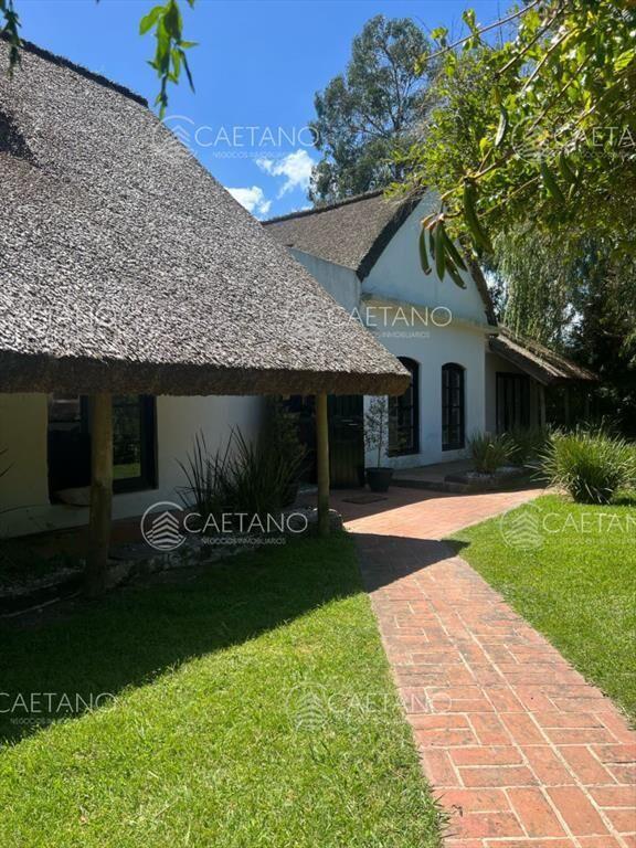 Amplia casa a la venta en Punta del Este de 6 dormitorios e