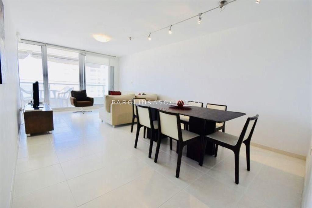 Apartamento en venta de 2 dormitorios en Season