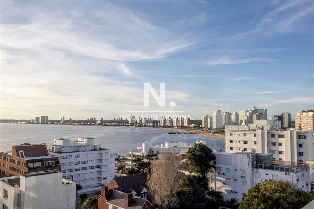 Vende departamento de 3 dormitorios con vista al