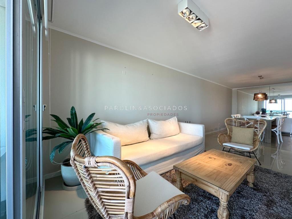 Departamento en Venta de 3 Dormitorios en Wind