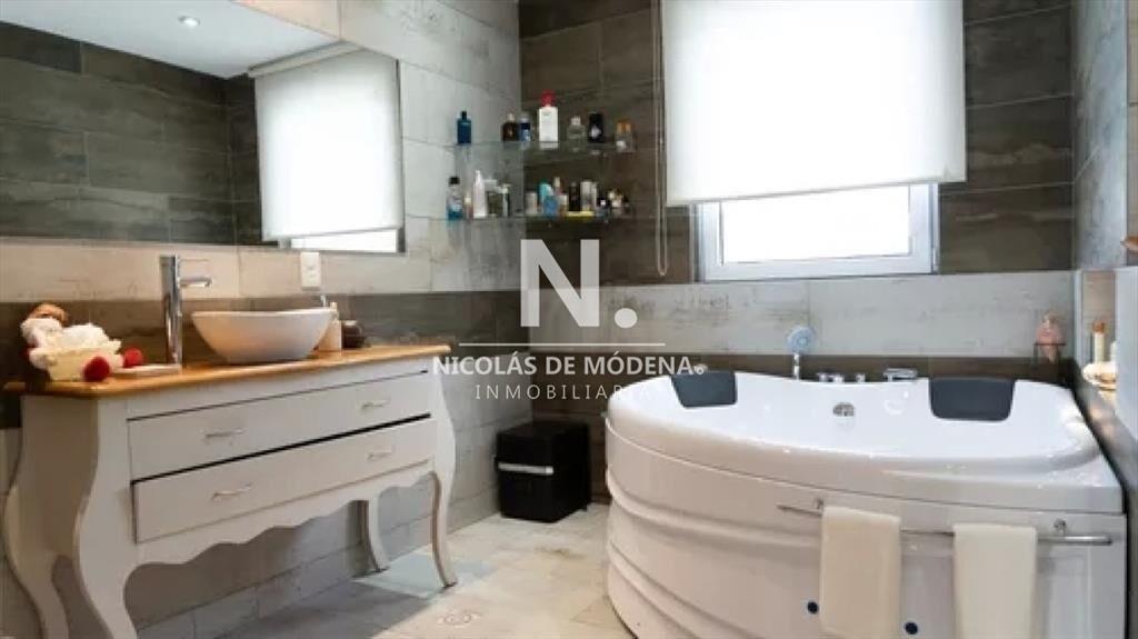 En venta casa de 4 dormitorios en Punta del Este,