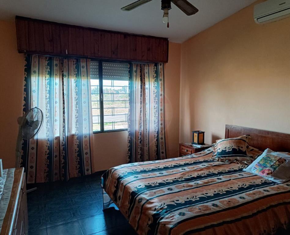 VENTA, casa de dos dormitorios, en Lezica.