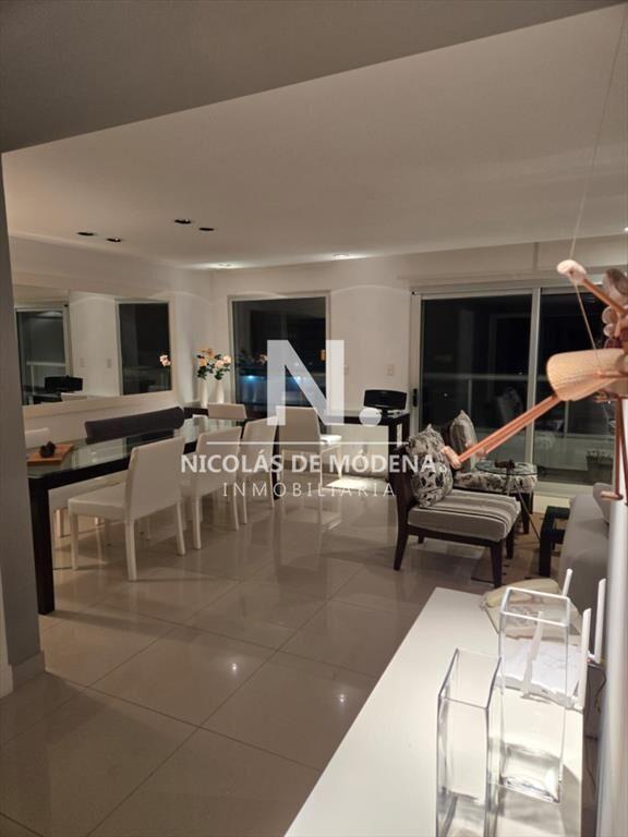 Vende apartamento de 3 dormitorios en Playa Punta