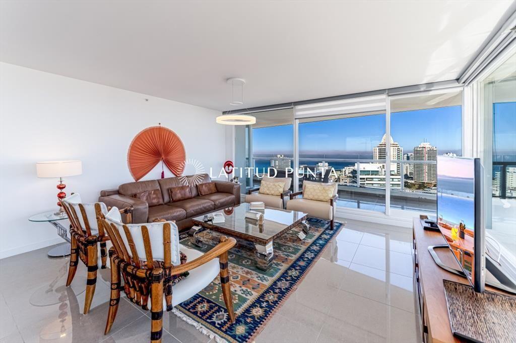 Piso alto en One, 3 suites más dependencia