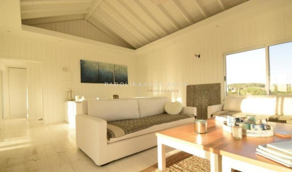 Casa en Venta de 3 Dormitorios en La Juanita,