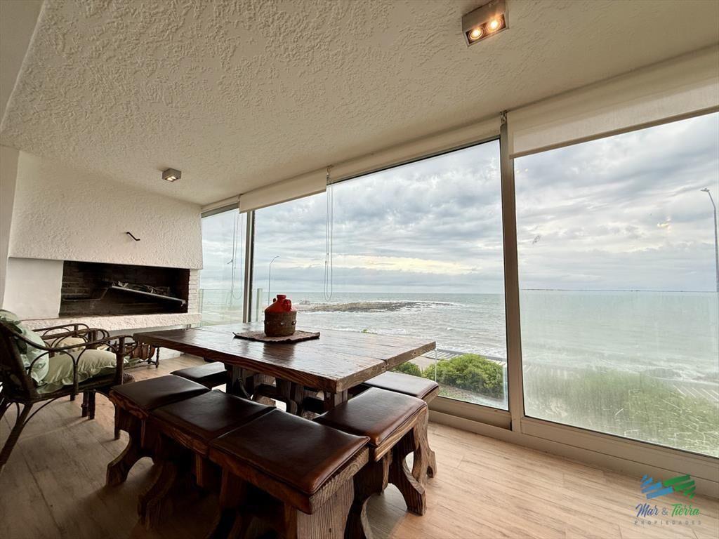 Venta apartamento 3 dormitorios frente a la brava