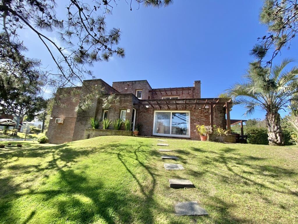 CASA EN VENTA 6 DORMITORIOS 6 BAÃ?OS 5 EN SUITE EN SOLANAS