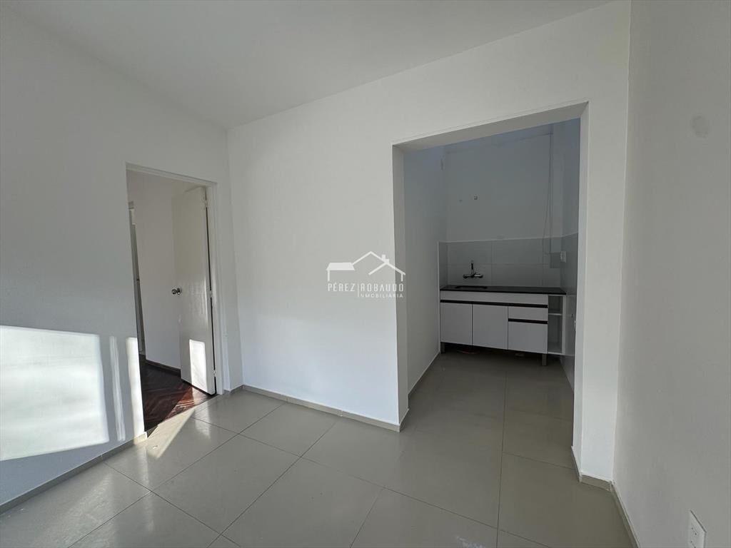 Venta apartamento de 1 dormitorio, planta baja- Carrasco No