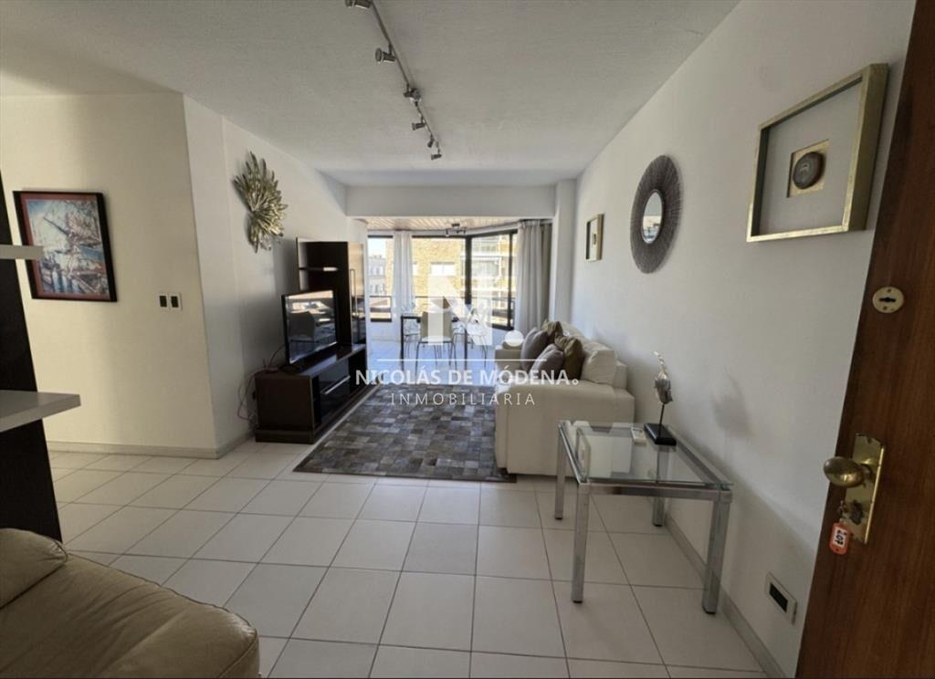 En venta apartamento de 3 dormitorios en Punta