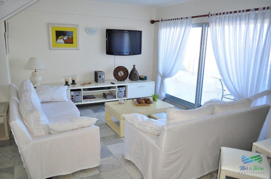 En venta apartamento 3 dormitorios y 3 baños en