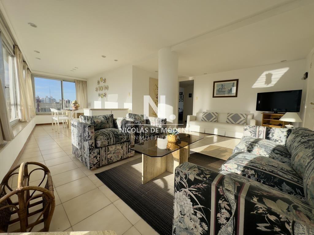 Departamento de 2 dormitorios en venta en - Punta