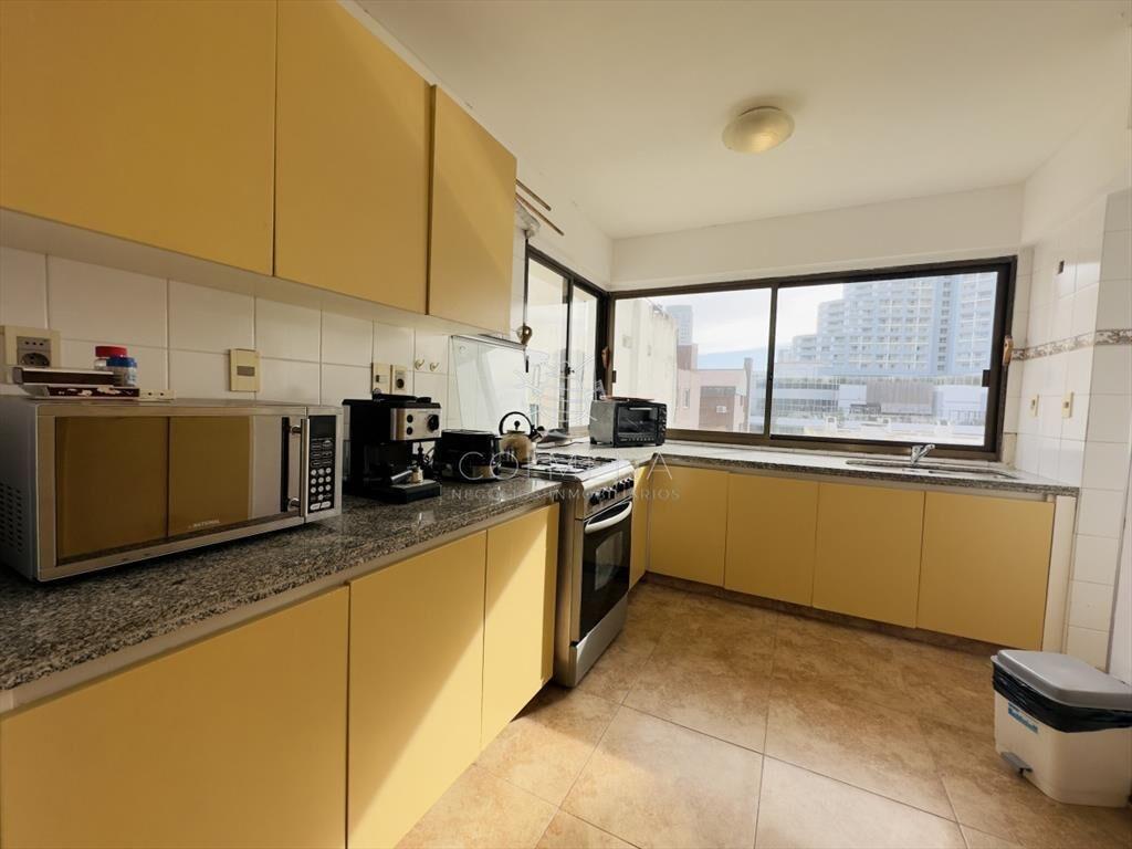 Apartamento en venta, 3 dormitorios, vista al