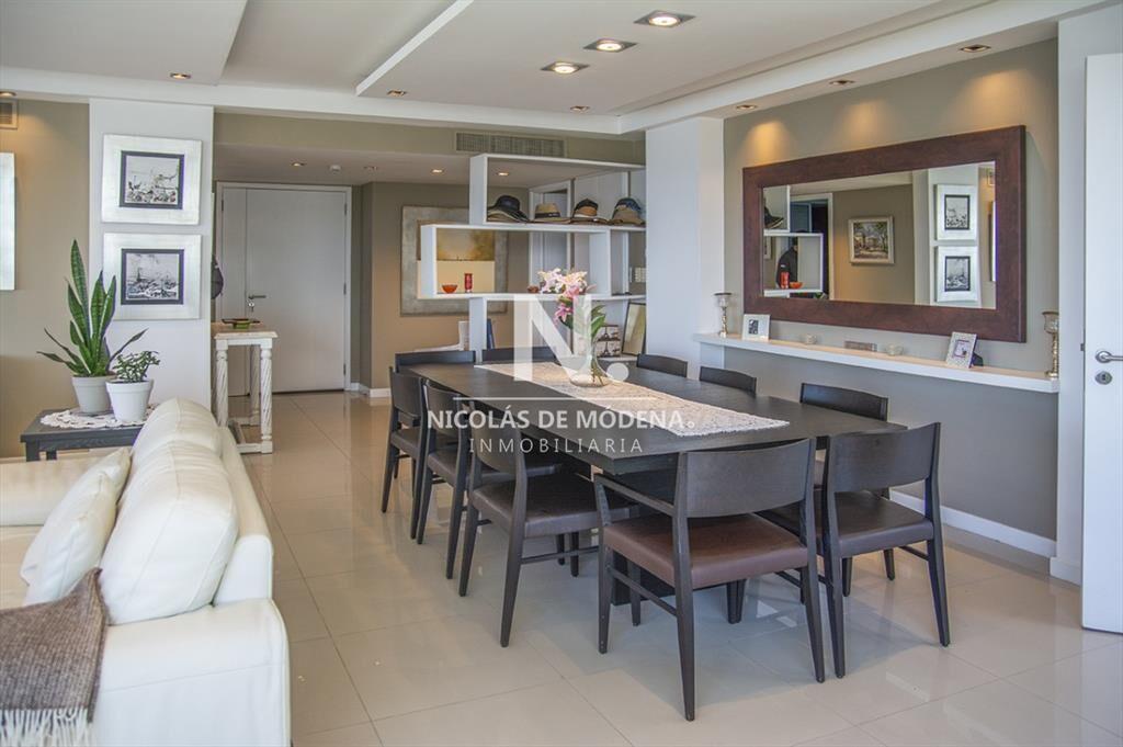 Apartamento de 4 dormitorios en venta en Torre al