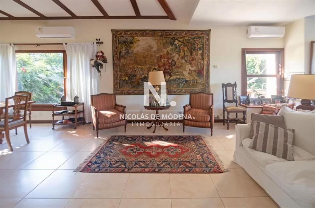 Espectacular chalet a pasoa del mar. San Rafael,