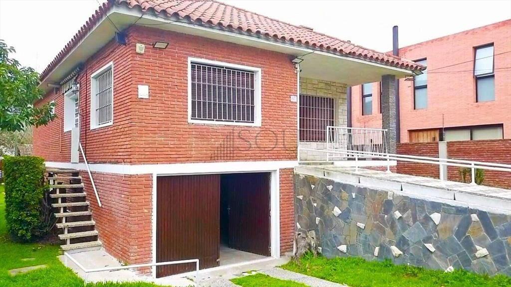 VENTA CASA 3 dormitorios 3 baños piscina en Carrasco