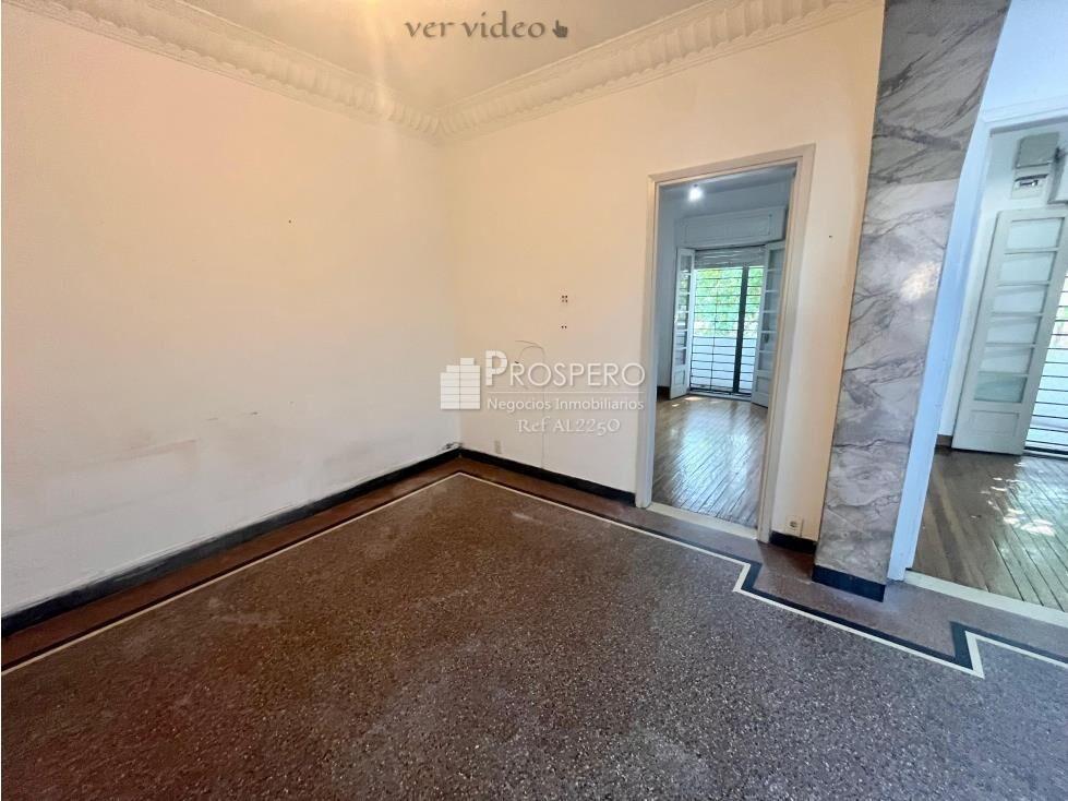 AL2250 venta casa 4 dorm Bella Vista/Parrillero