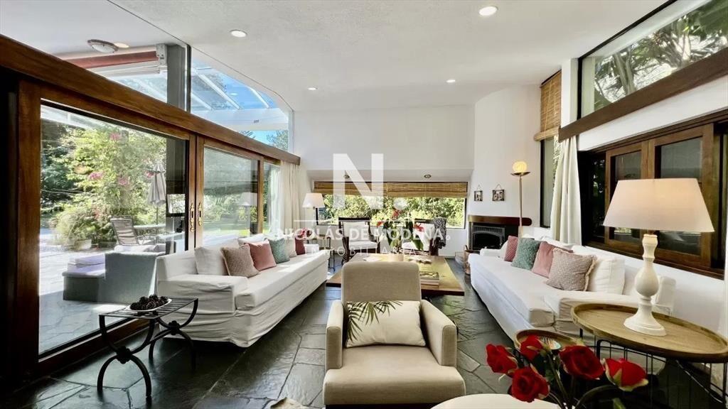 Espectacular casa con 4 dormitorios, en venta
