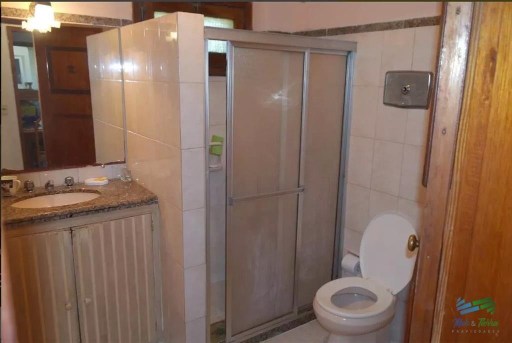 Casa de 4 dormitorios con piscina en alquiler en