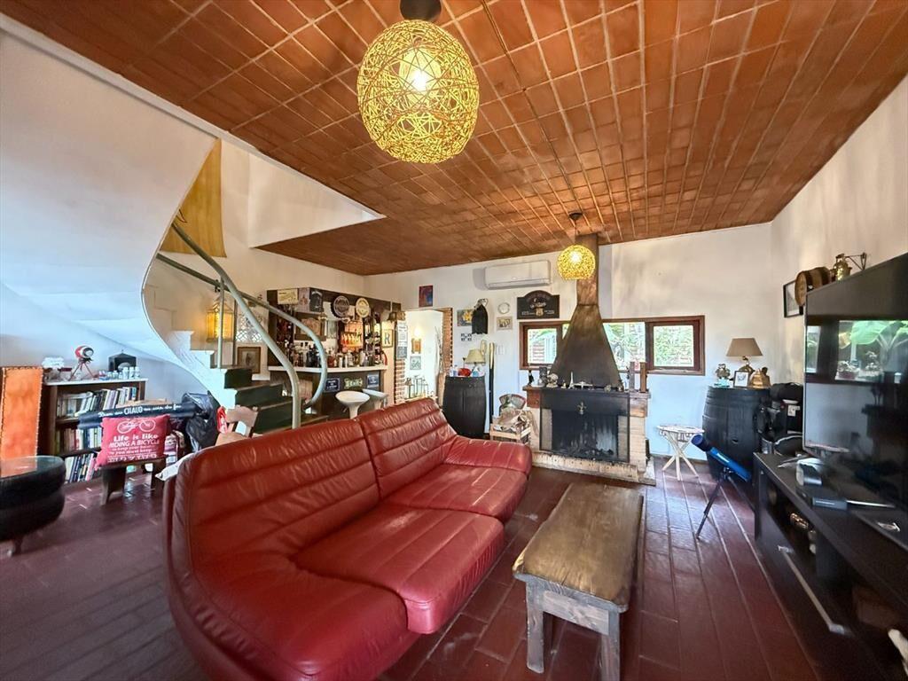 VENTA CASA MALVIN 4 DORM, BALCÓN, PATIO Y BARBACOA