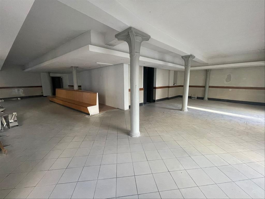 OFICINA EN ALQUILER SOBRE PEATONAL SARANDÍ