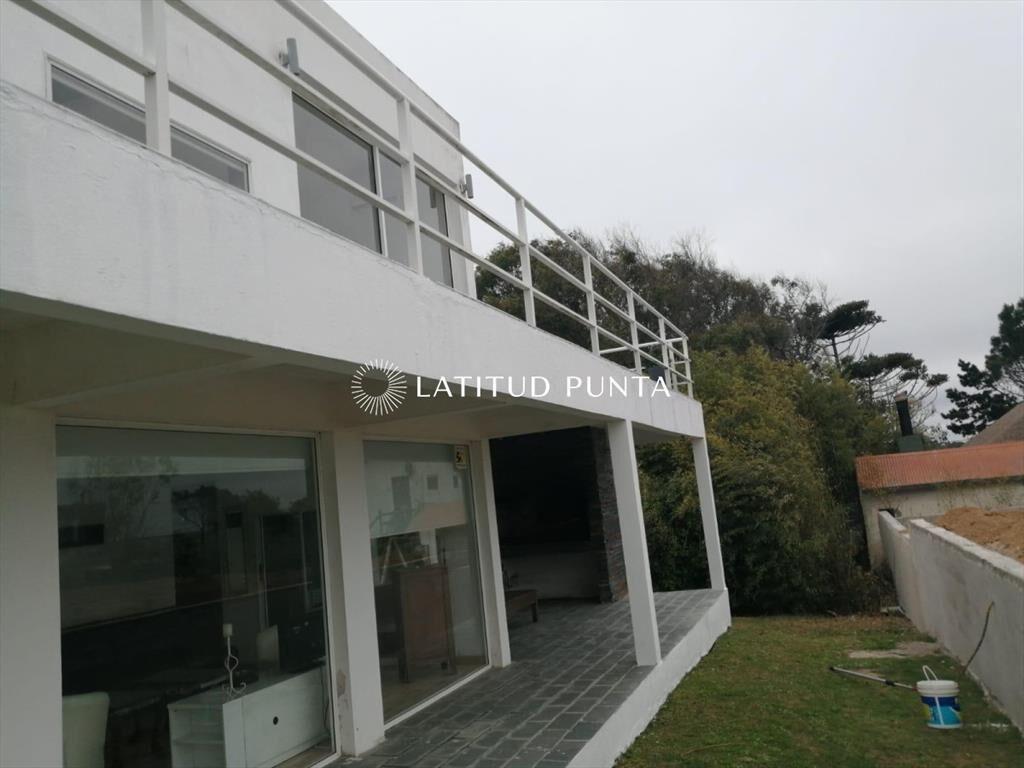 Casa en Balneario Buenos Aires, 3 dormitorios *
